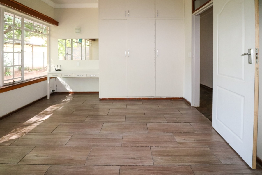 To Let 4 Bedroom Property for Rent in Flamwood North West